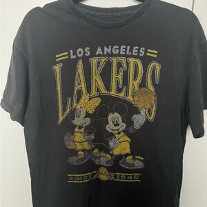 Disney X Junk Food Los Angeles Lakers NBA Short Sleeve T-Shirt Size Medium